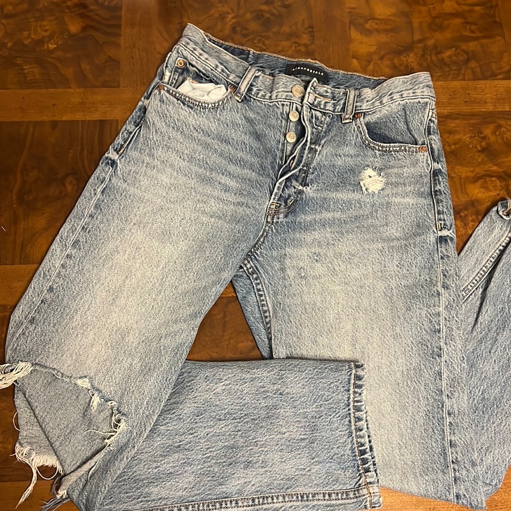 Aeropostal blue jeans with rips